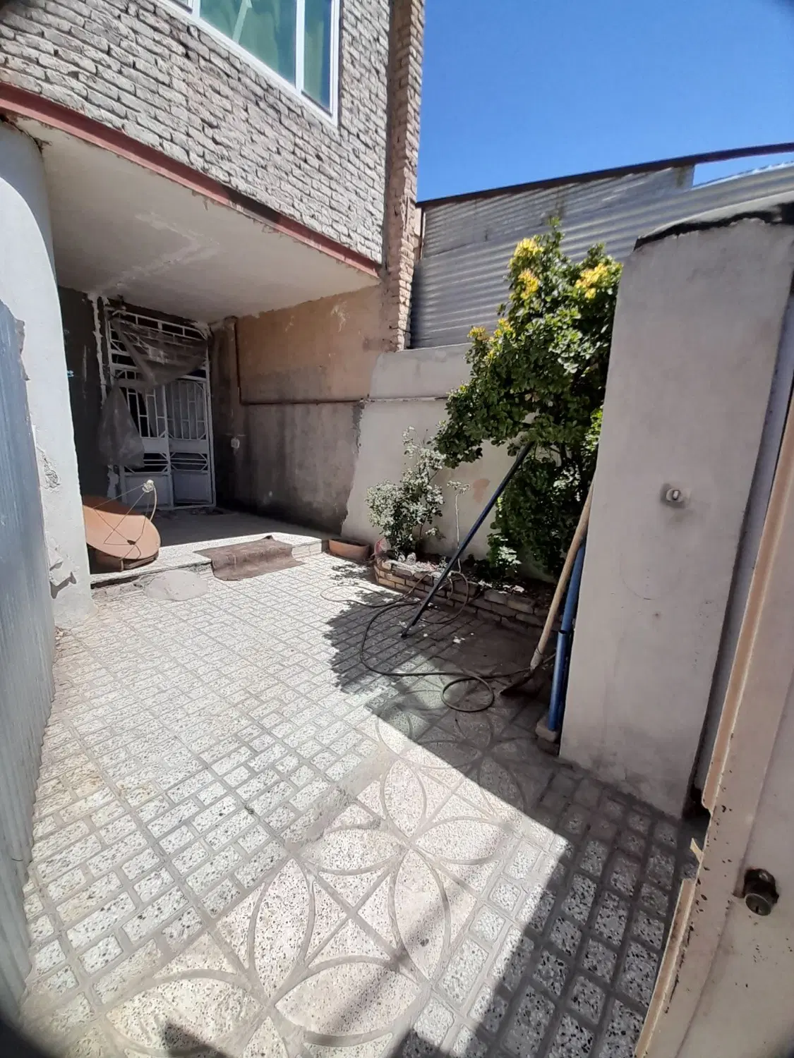فرحبخش شرقی