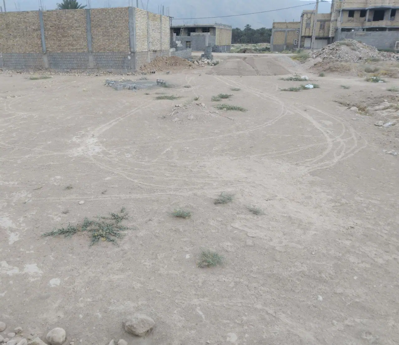 زمین 300متری
