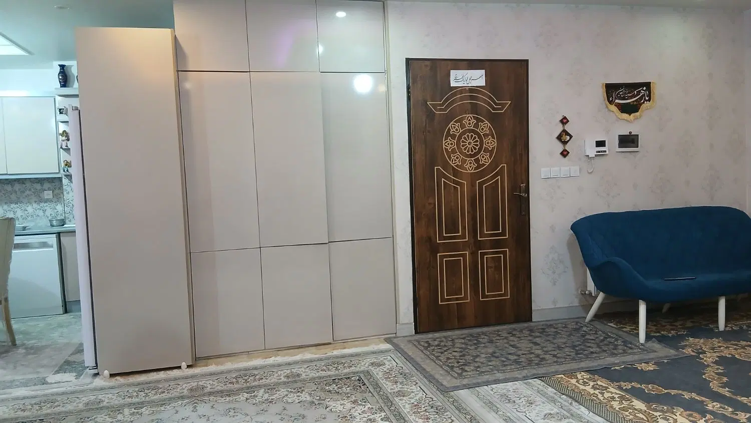 واحد خوش نقشه نوساز دوکله نورگیر بسیار شیک فول