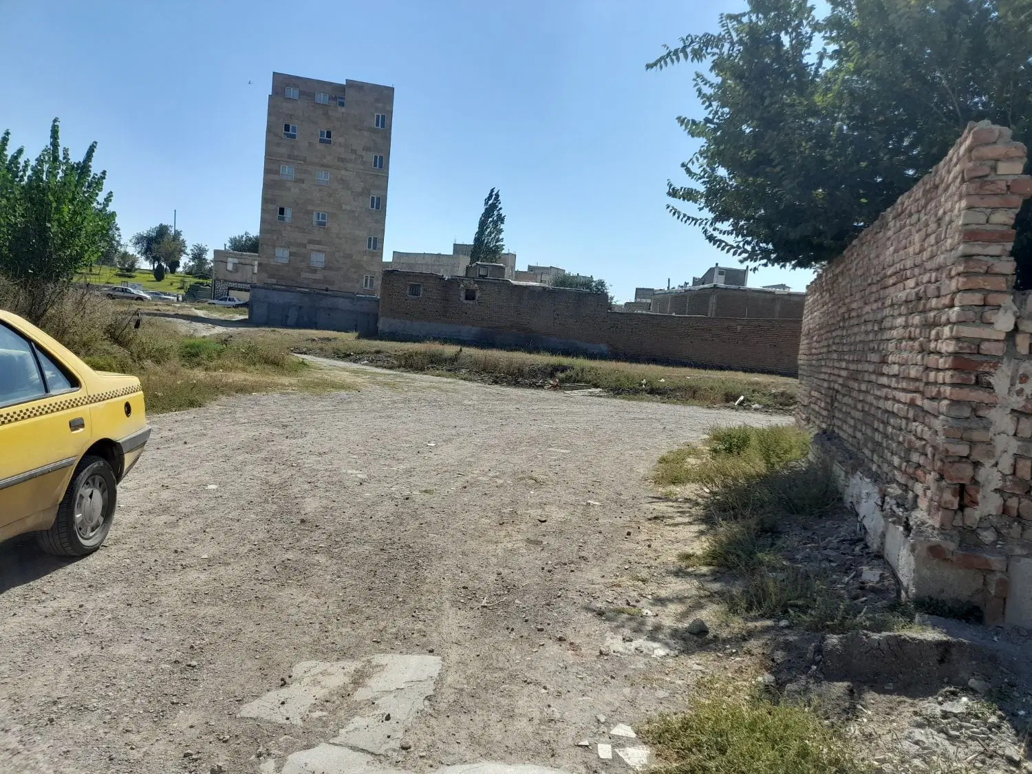 زمین در وحدت محله مهرآباد