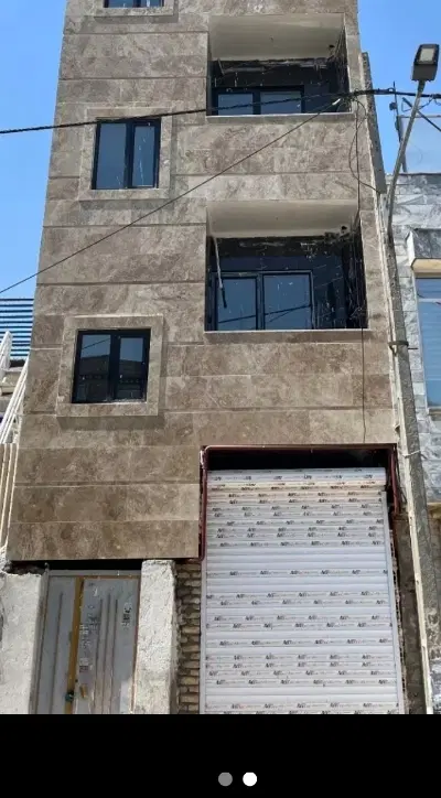 فروش طبقه همکف با مغازه تجاری