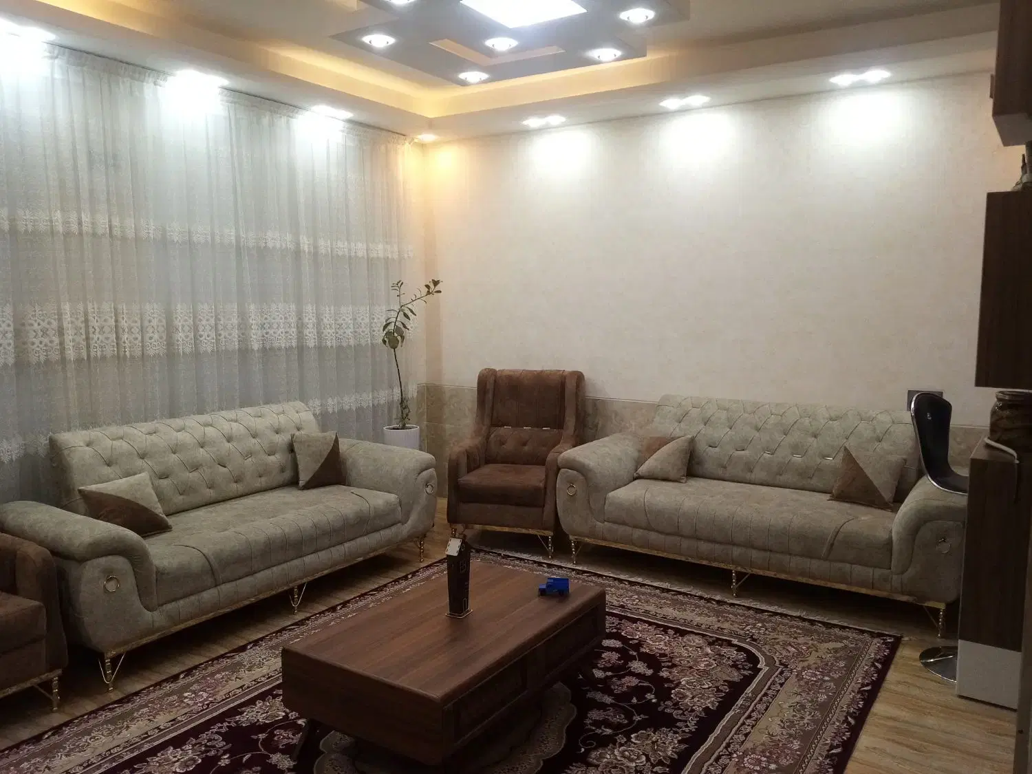 خانه ویلایی ۱۱۰ متر دو خواب ماشین‌رو والعصر