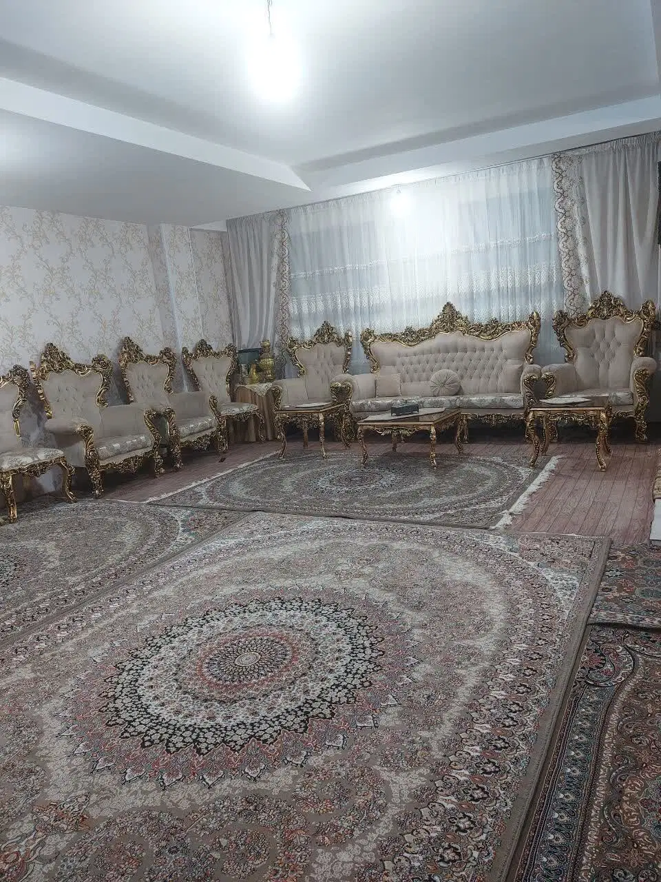 آپارتمان ۱۱۰ متری با پارکینگ اختصاصی و انباری