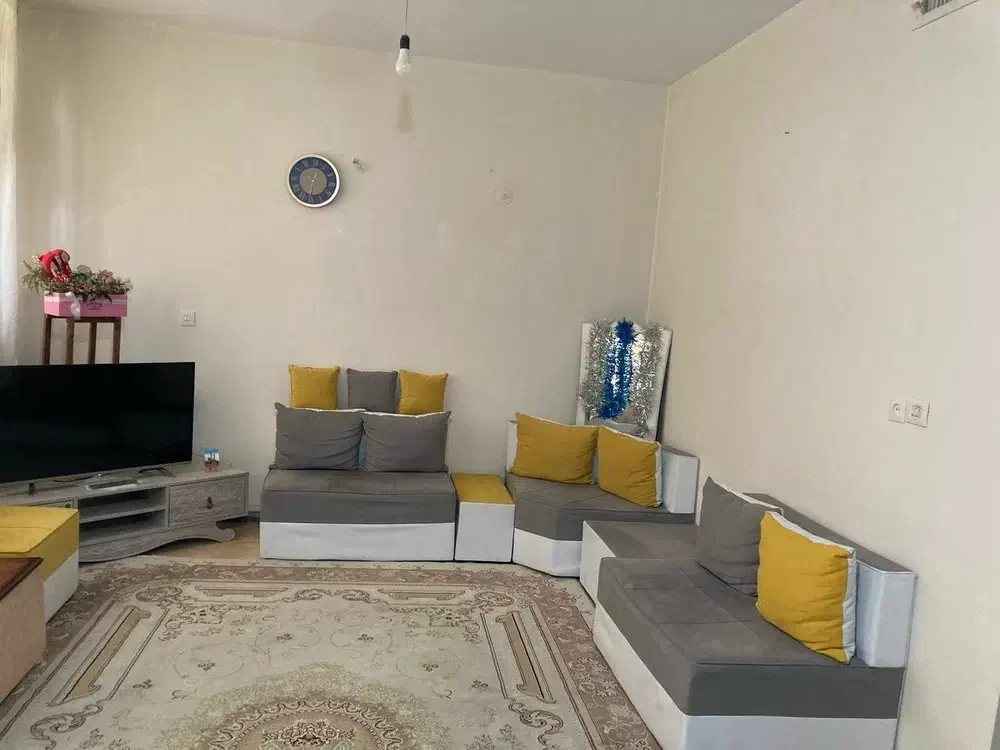 خانه ۸۰ متری ویلایی همکف کرسی بلند