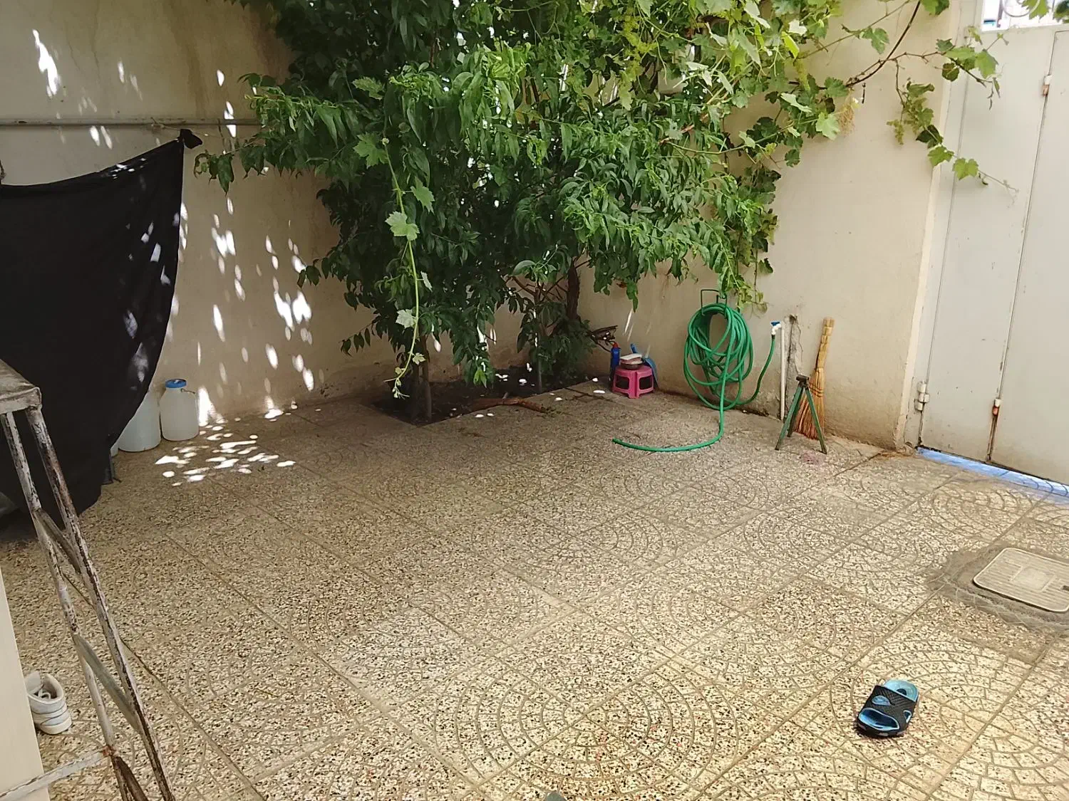 خانه ۱۳۰ متری ۲ اتاقه ماشین رو