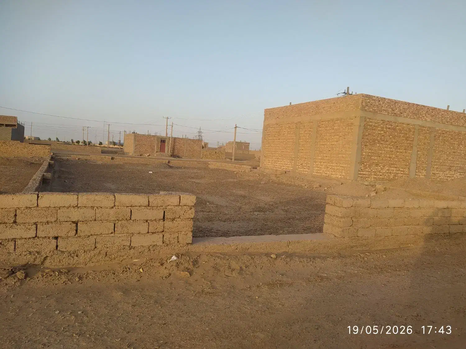 زمین مسکونی