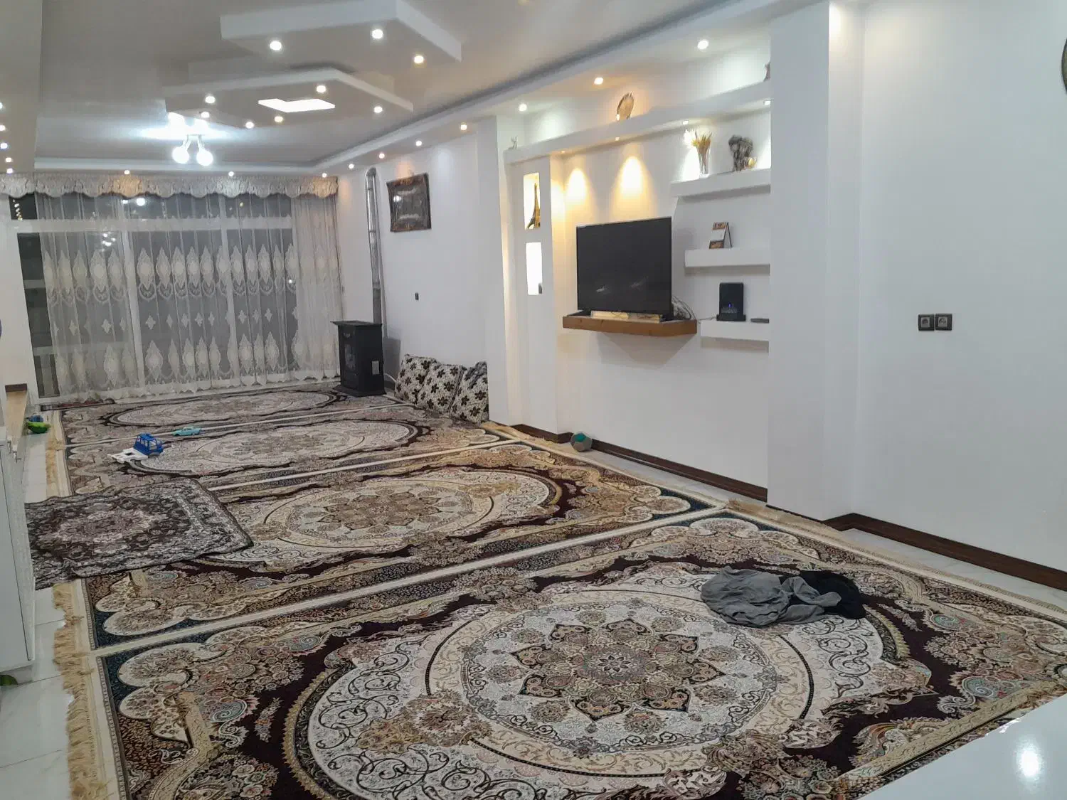 دوطبقه تجاری مسکونی برخیابان  زیرقیمت
