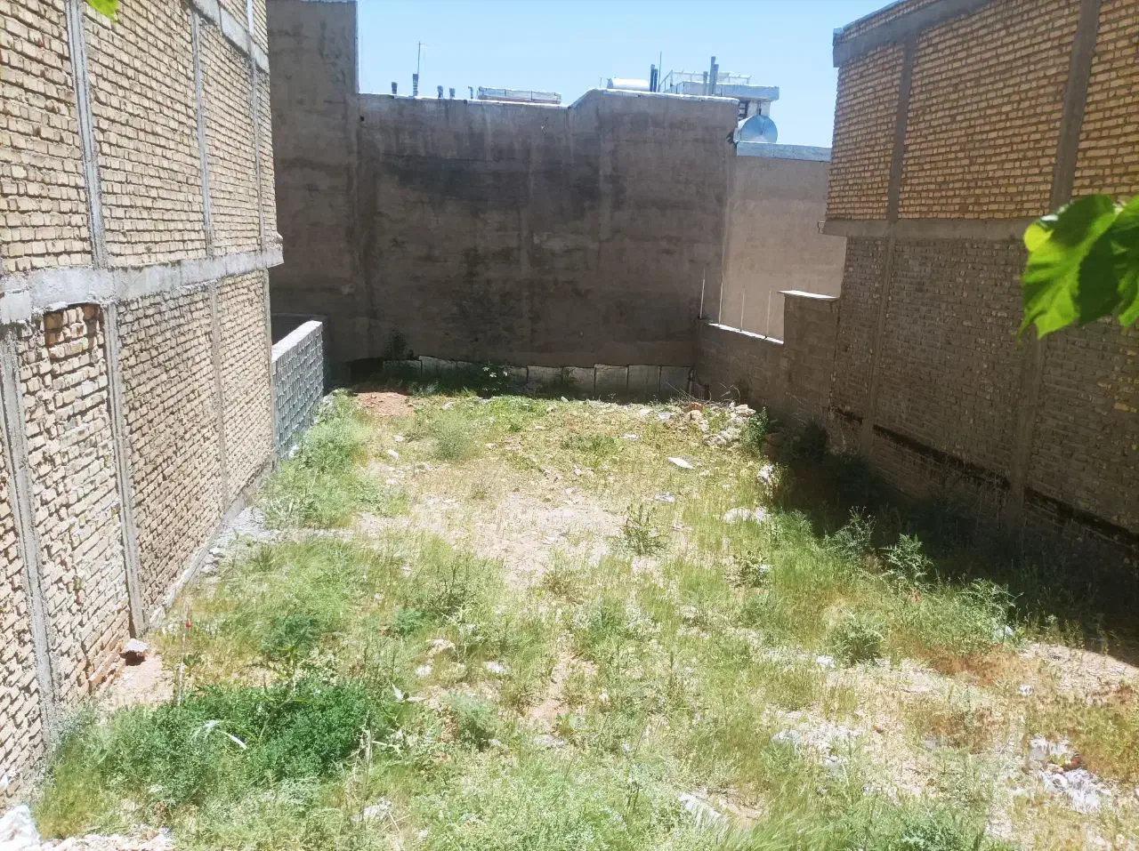 زمین مسکونی