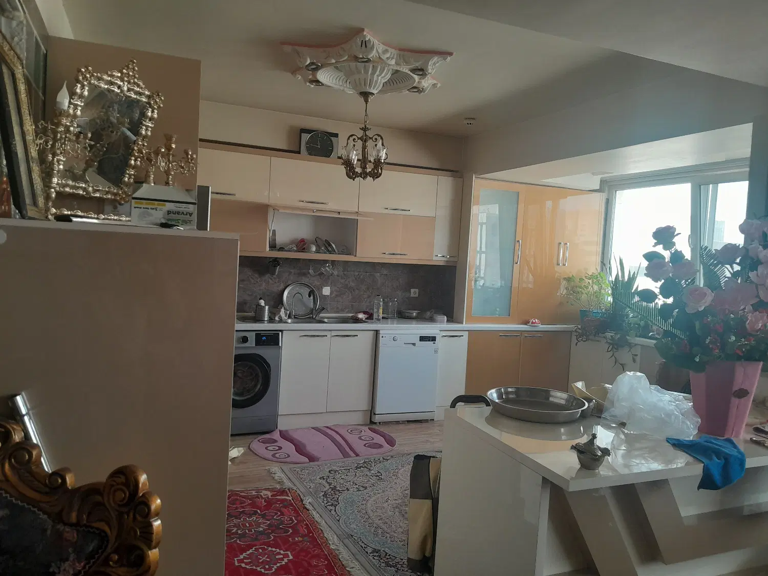 فروش آپارتمان ویلاشهر رجایی زعفرانیه ۹۹ متر