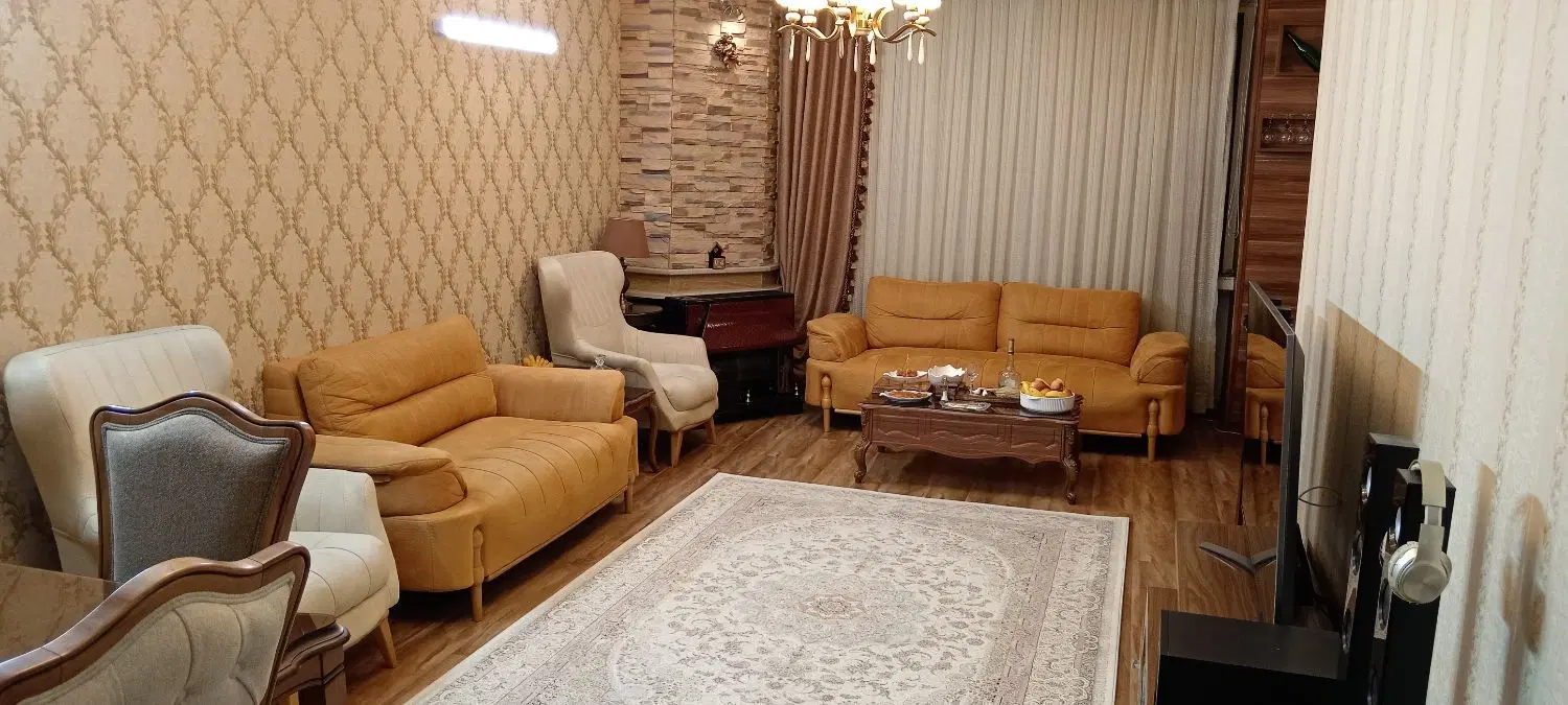 95 متر تمیز  بین معلم و وکیل اباد