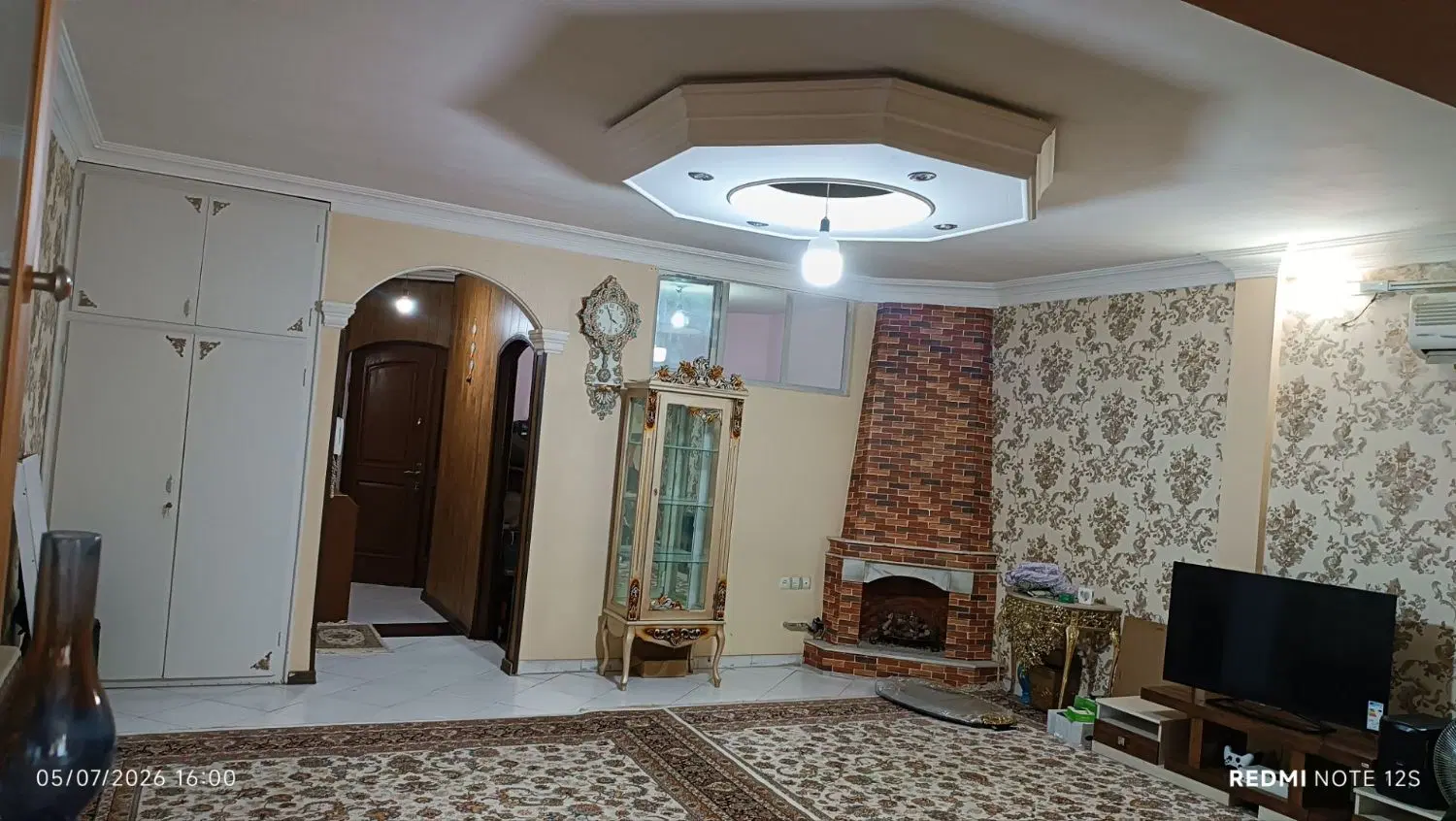 آپارتمان۸۵متری...طبقه سوم
