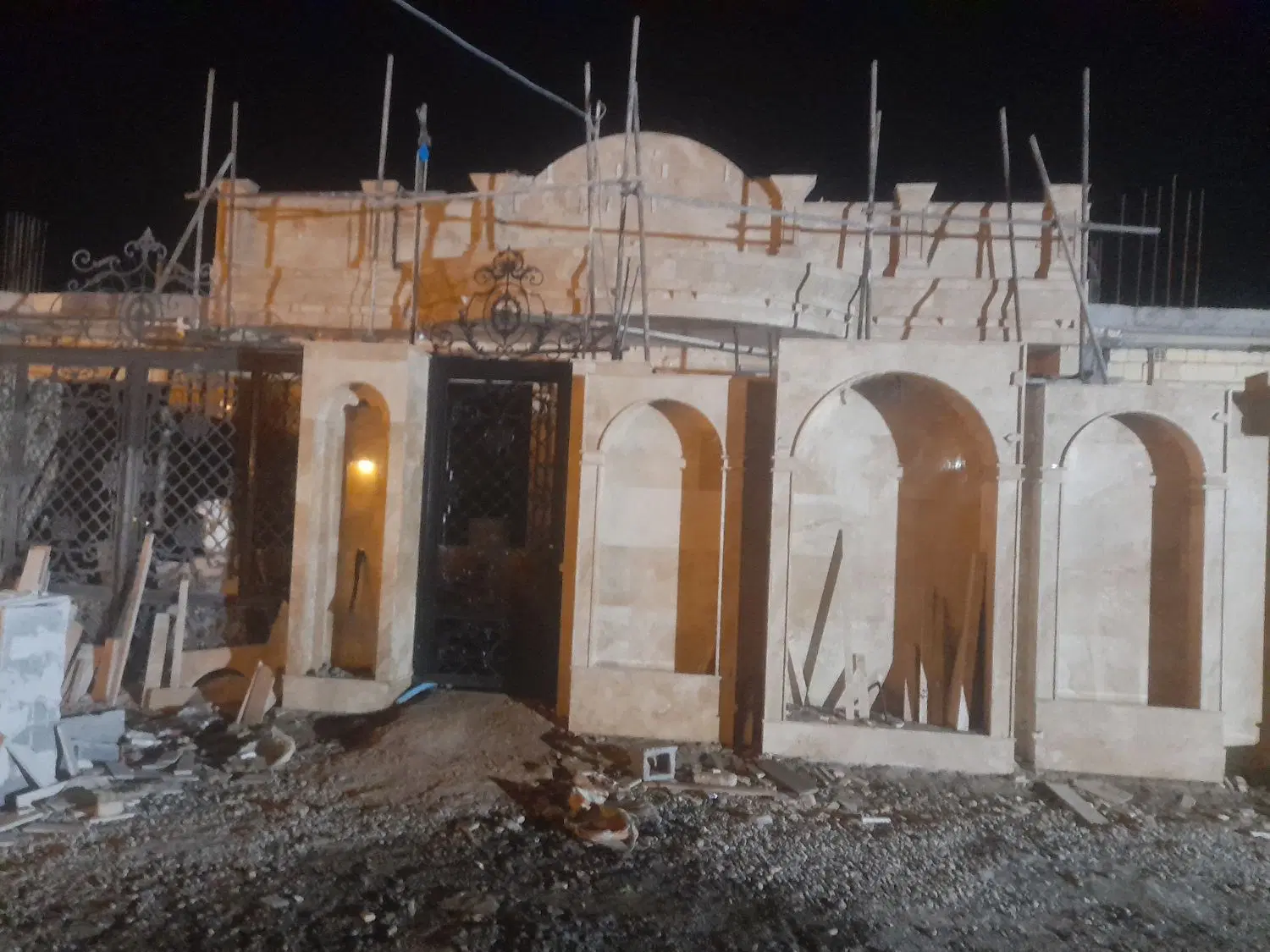 خانه‌ویلایی‌بلوار‌انقلاب‌خیابان‌فرشتگان