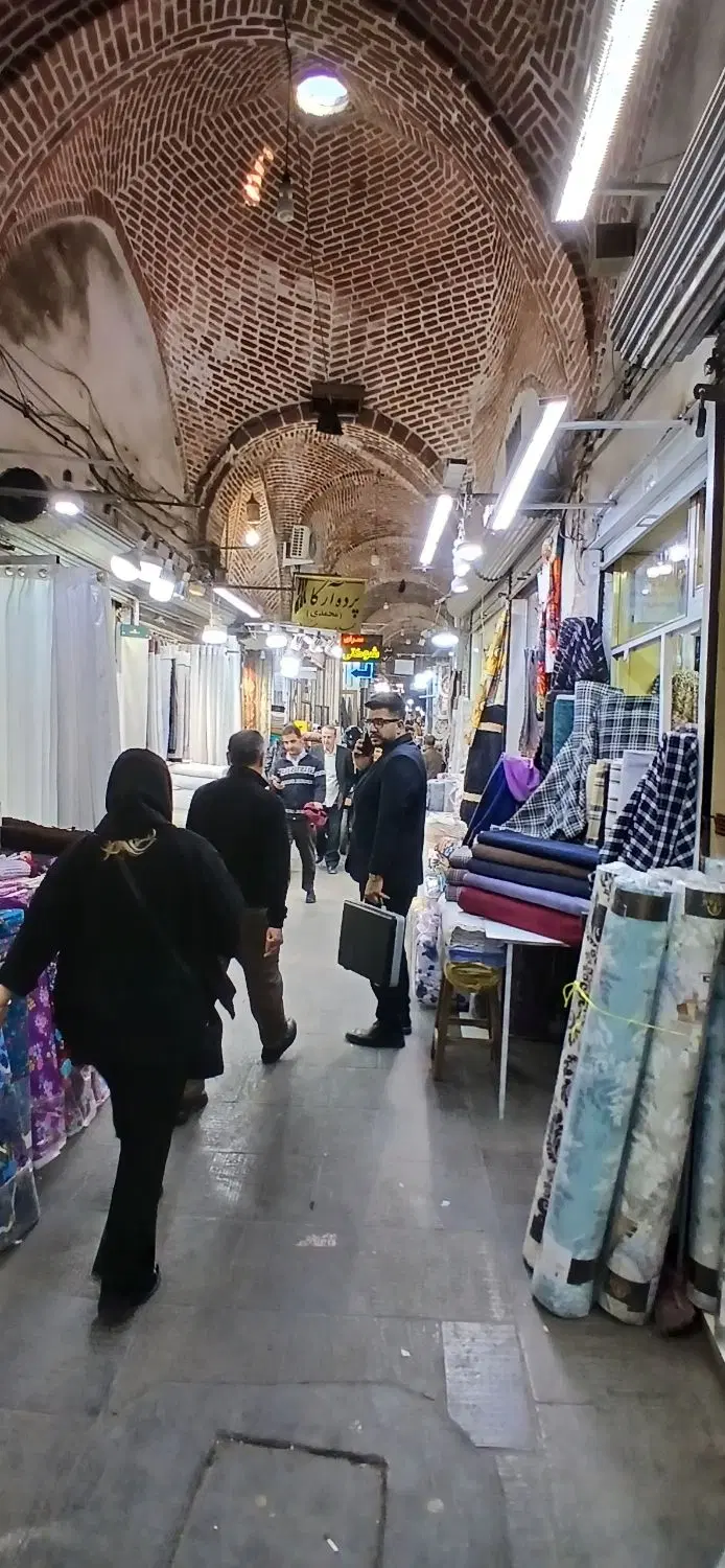 2 متر بازار پارچه و پرده فروشان
