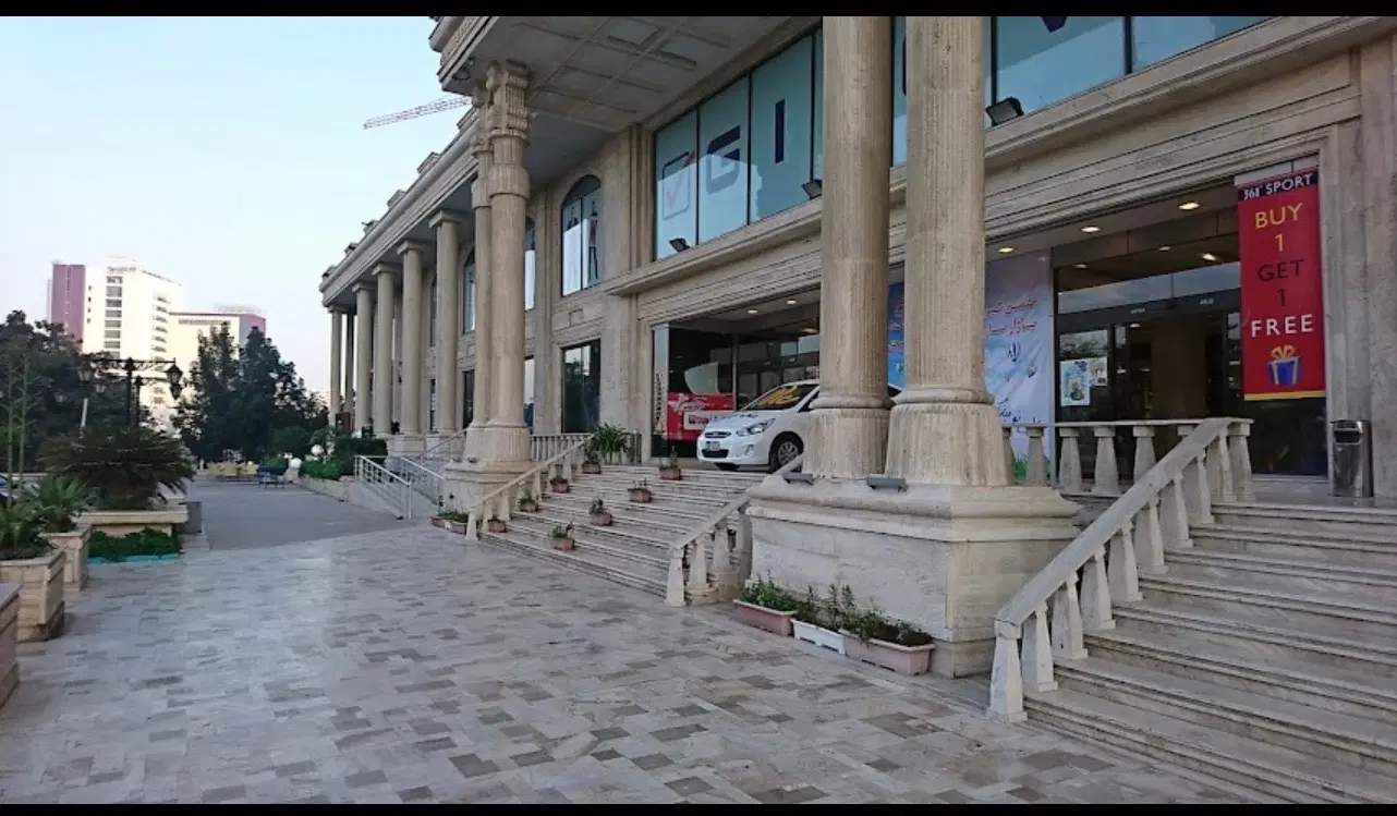 مغازه ۱۷ متری طبقه همکف سارینا ۱