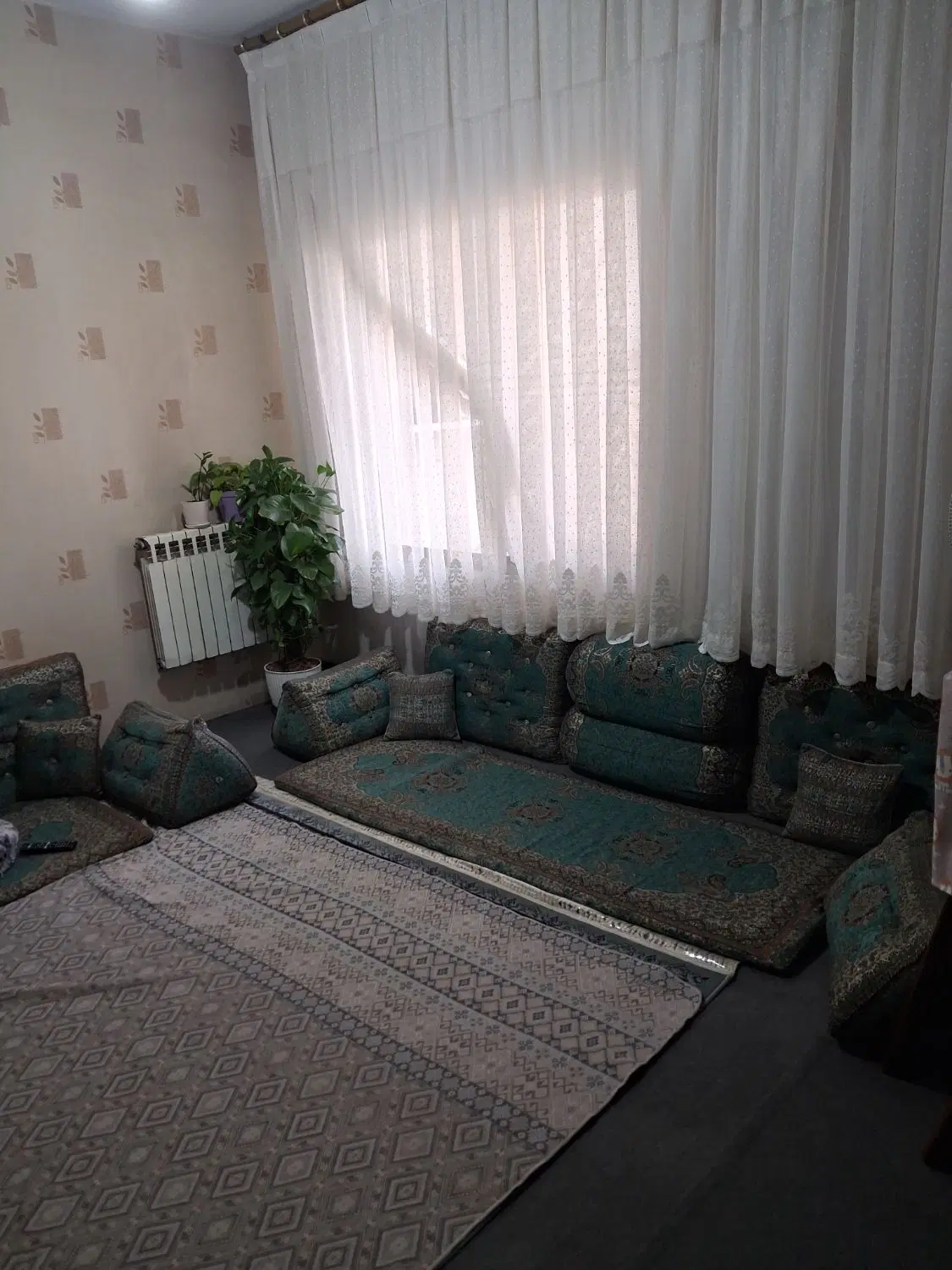 خانه ۷۶ متری - آسانسور - انباری