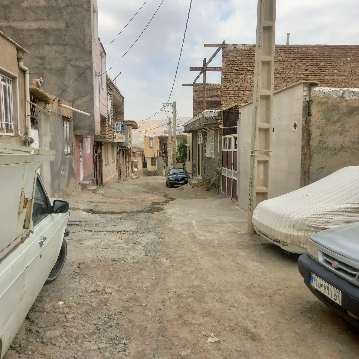 زمین ۶۰ متری در مسیر بهداشت نایسر