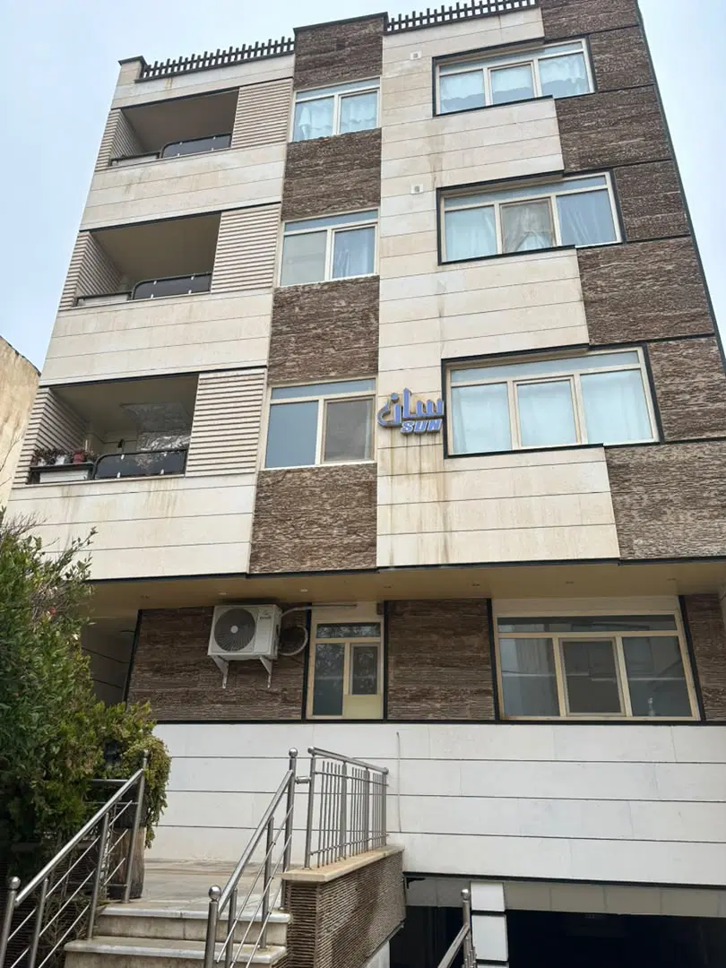 آپارتمان ۱۱۱ متری صنعتگر جنوبی