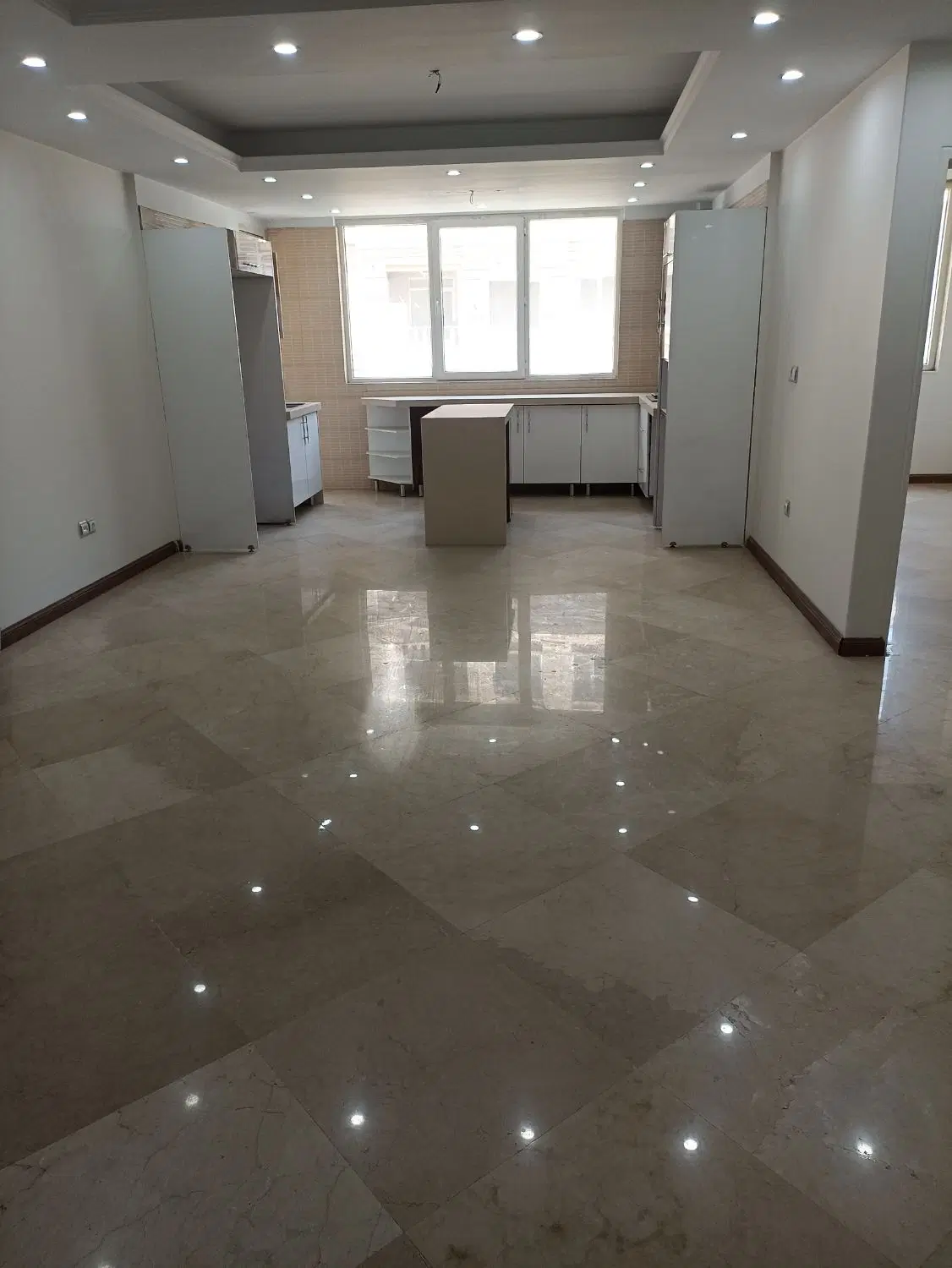 75متر_2خواب_8ساله_چهارباغ غربی