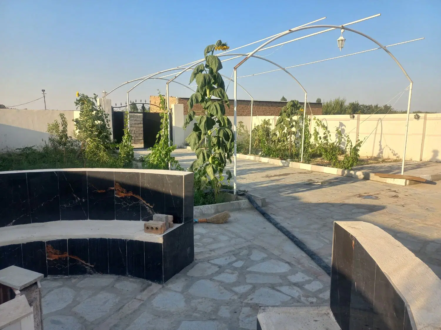 ویلای۵۰۰متری شیک با اب وبرق گازهم اقدام شده