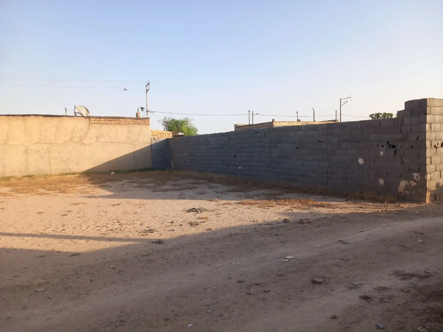 ۳۰۰ متر زمین ملکی داخل بافت با امتیازات کامل زاک