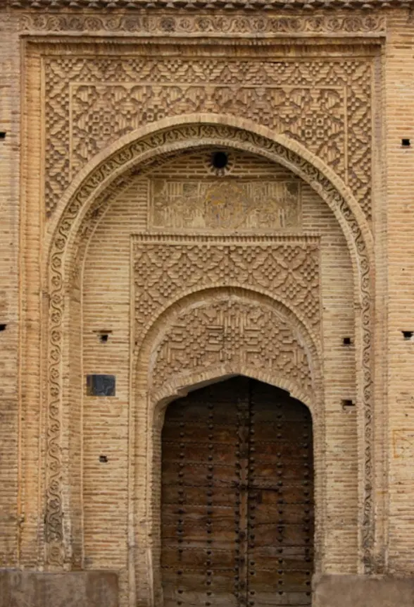 فروش ملک قدیمی و کلنگی واقع در مرکز شهر