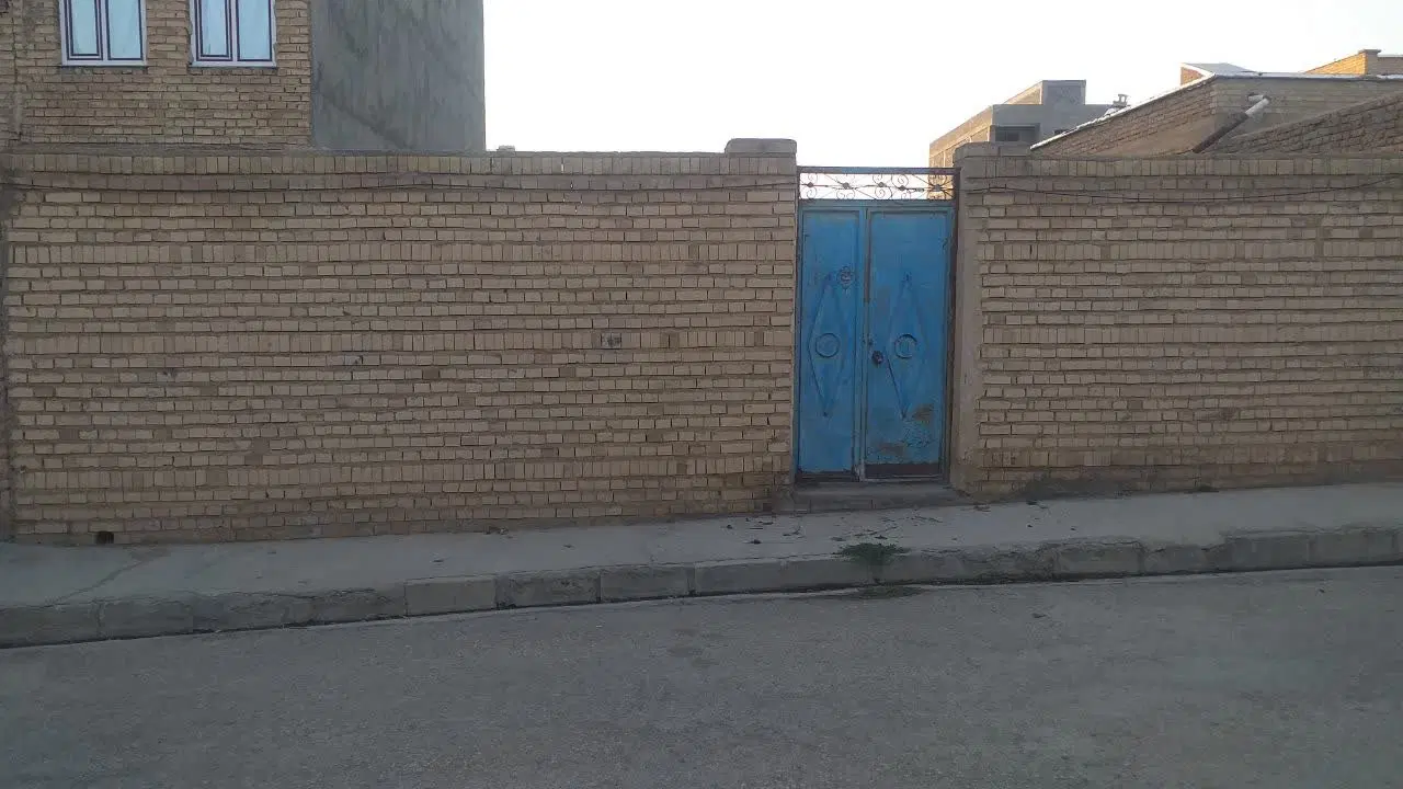 زمین فروشی