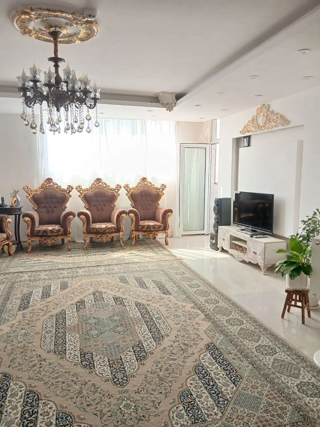 آپارتمان تک واحدی