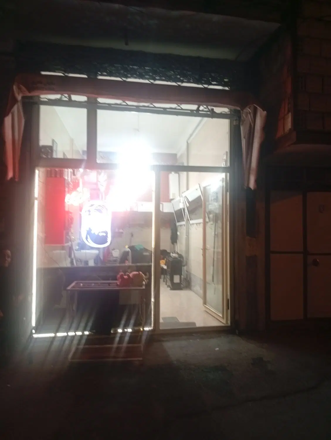 مغازه ۲۰متربابالکن ۶متری درحیدرابادپاسداران
