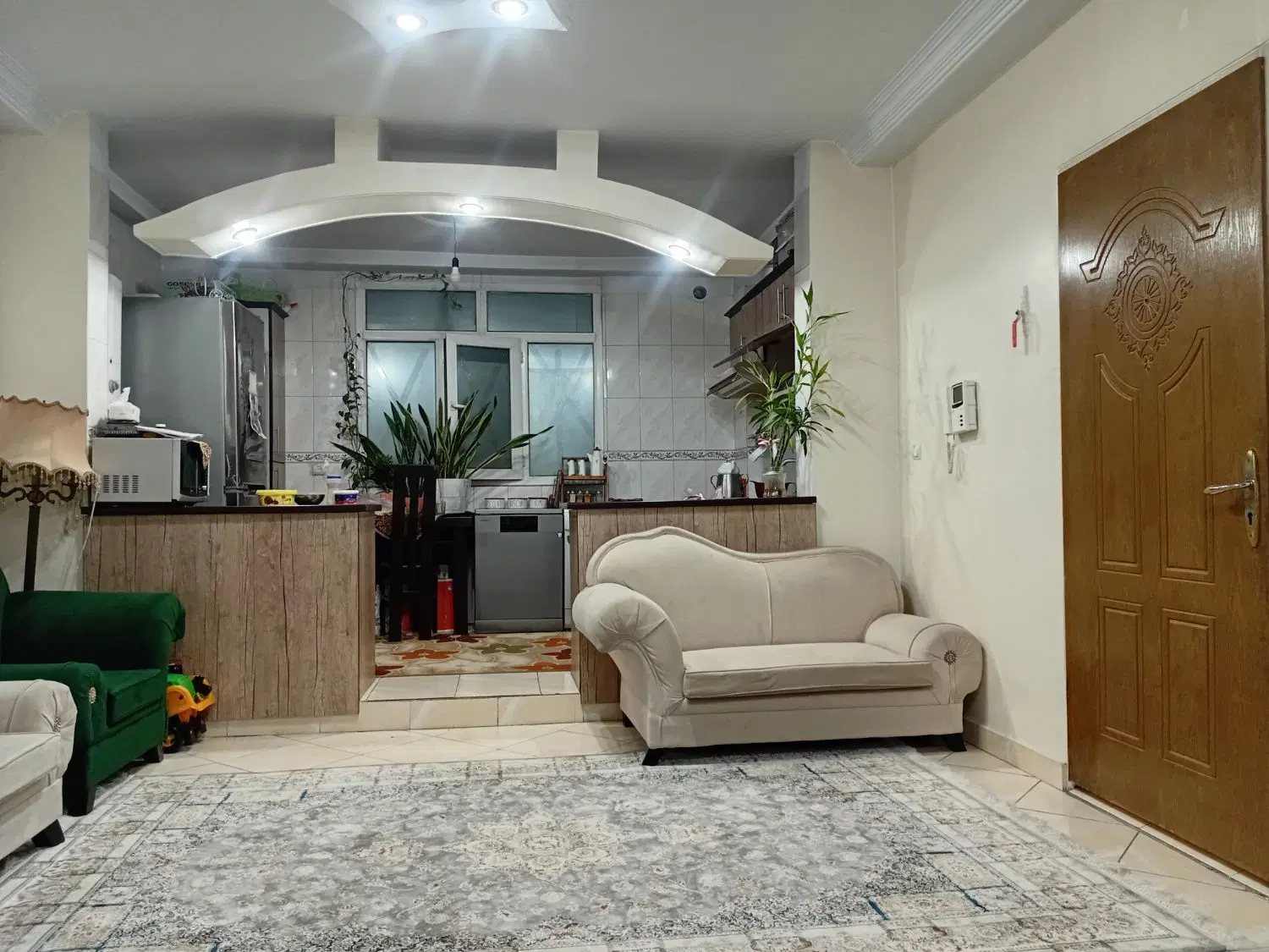 آپارتمان 68 متری با پارکینگ و انباری و خوش نقشه