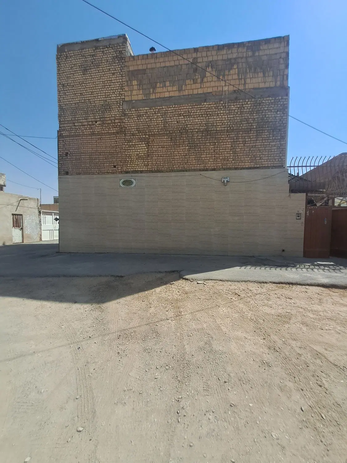 خانه دوطبقه ۱۰۰ متری برای فروش یا معاوضه عاشق آباد