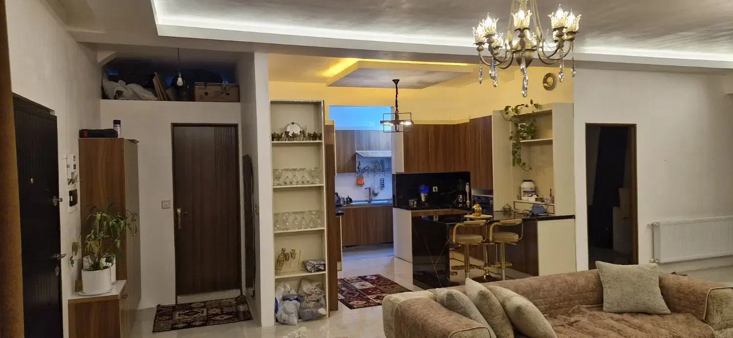 خانه ویلایی ۲۰۰ متر با مغازه.مهدی اباد