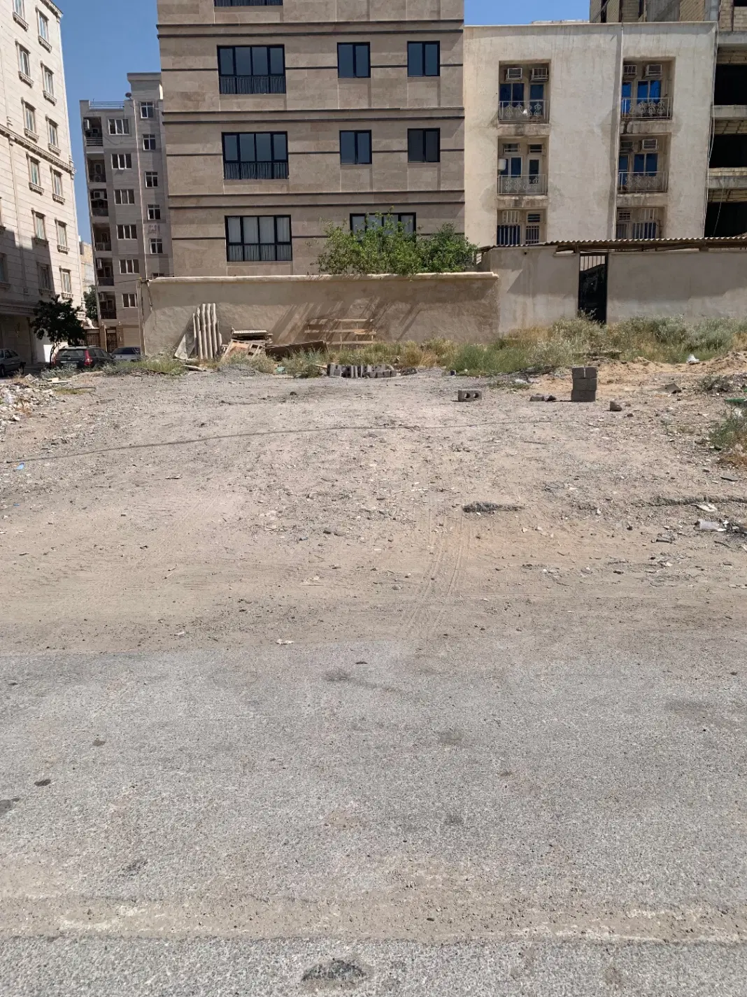 فروش زمین ۲۲۰متری جنوبی آزاد شهر
