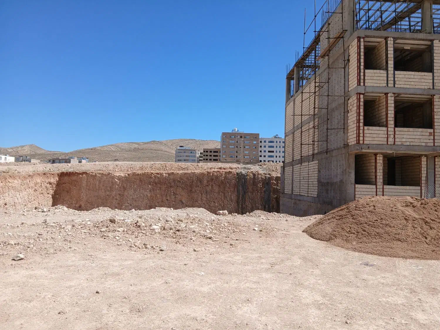 پیش فروش ۱۸ واحدی