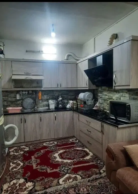 ۱۰۰متر همکف اجاره ای اقبال