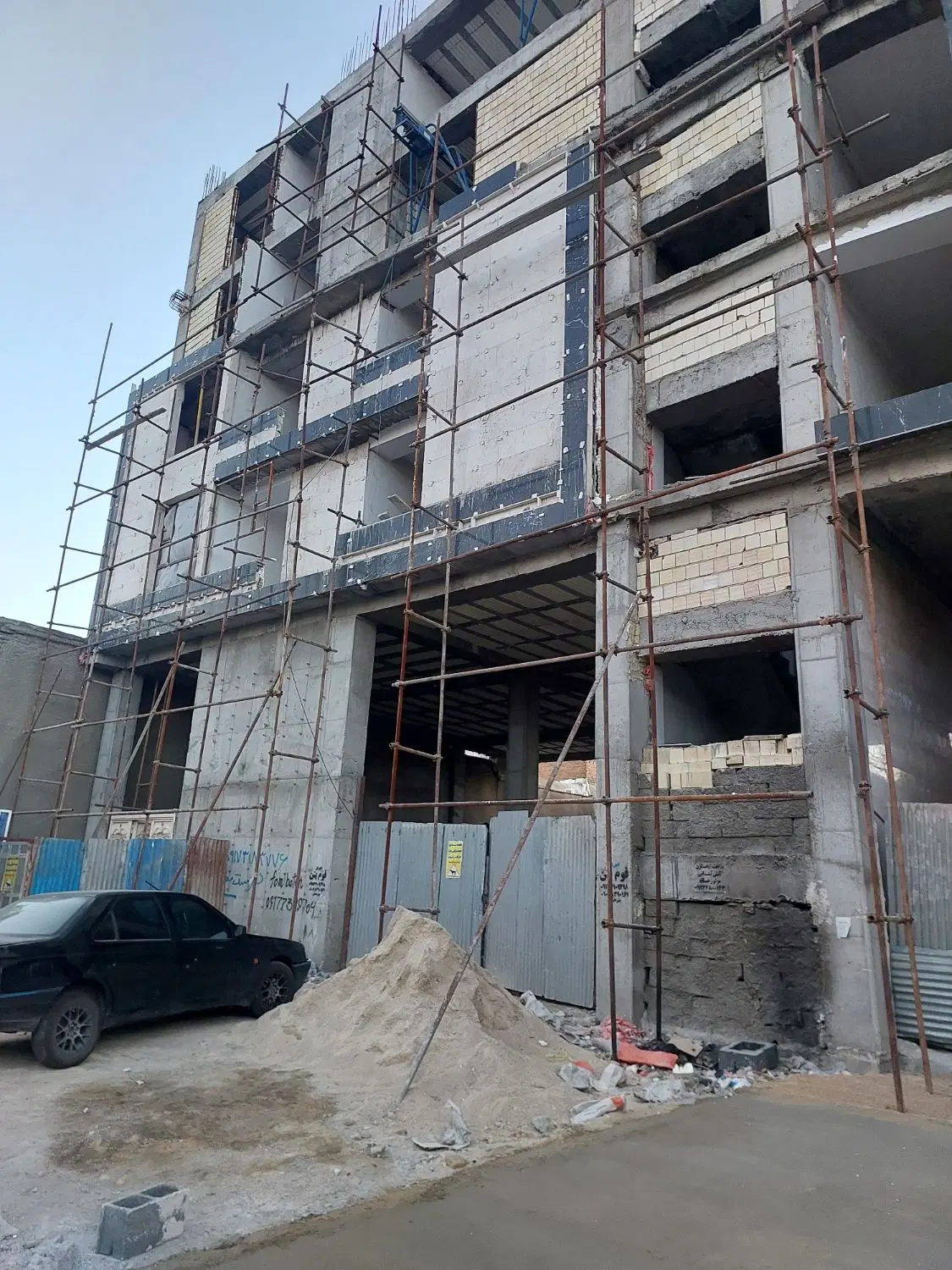 فروش هتل .قابل تبدیل به بیمارستان یا اداری تجاری