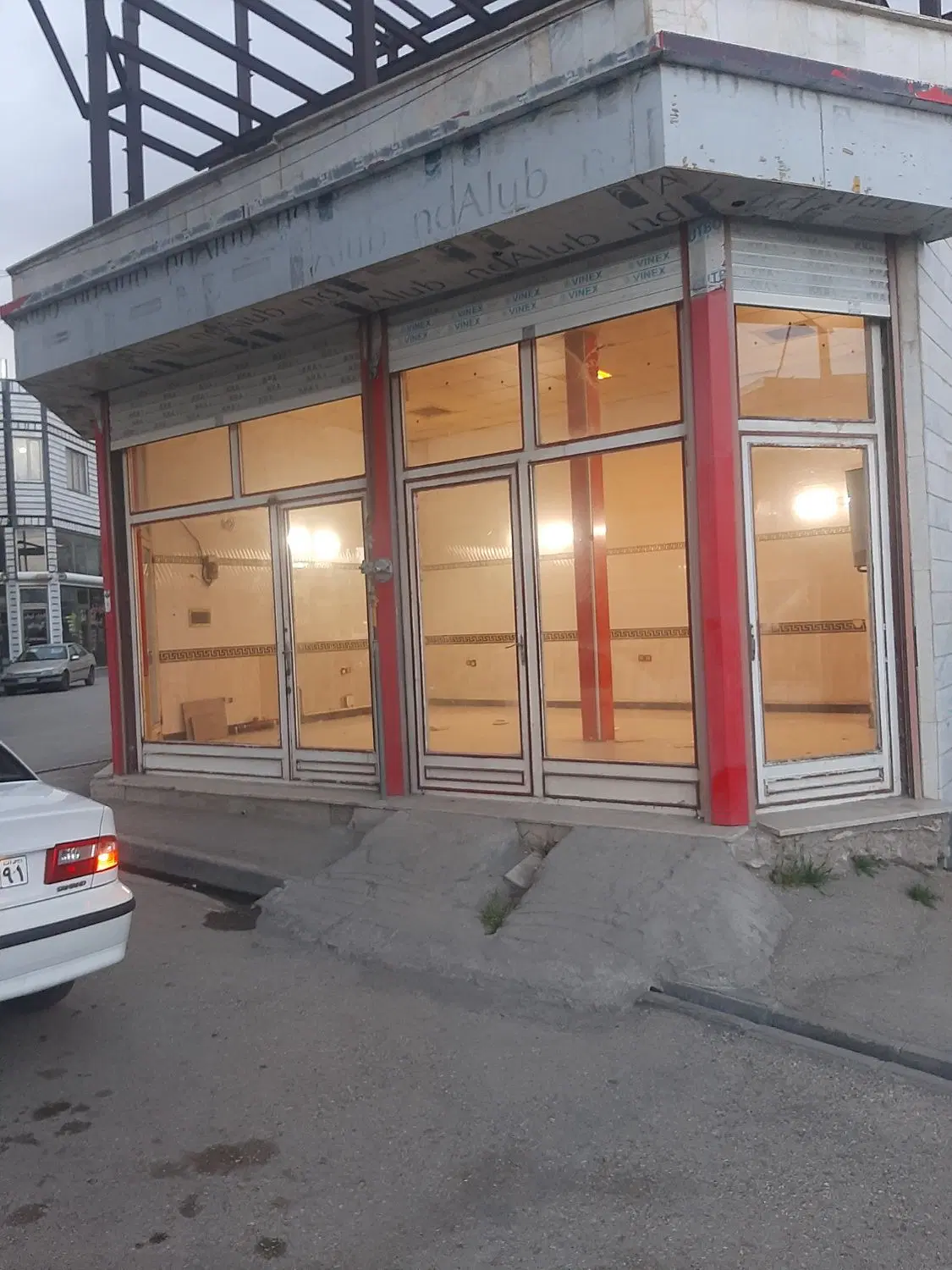 اجاره مغازه میدان ایثار
