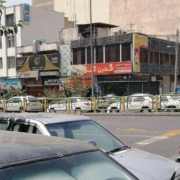 125 متر بر اصلی توحید سند اداری طا بالای مغازه