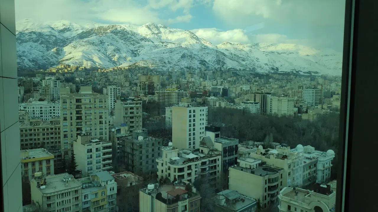 ۶۰۰۰ متر آپارتمان سند اداری سعادت آباد