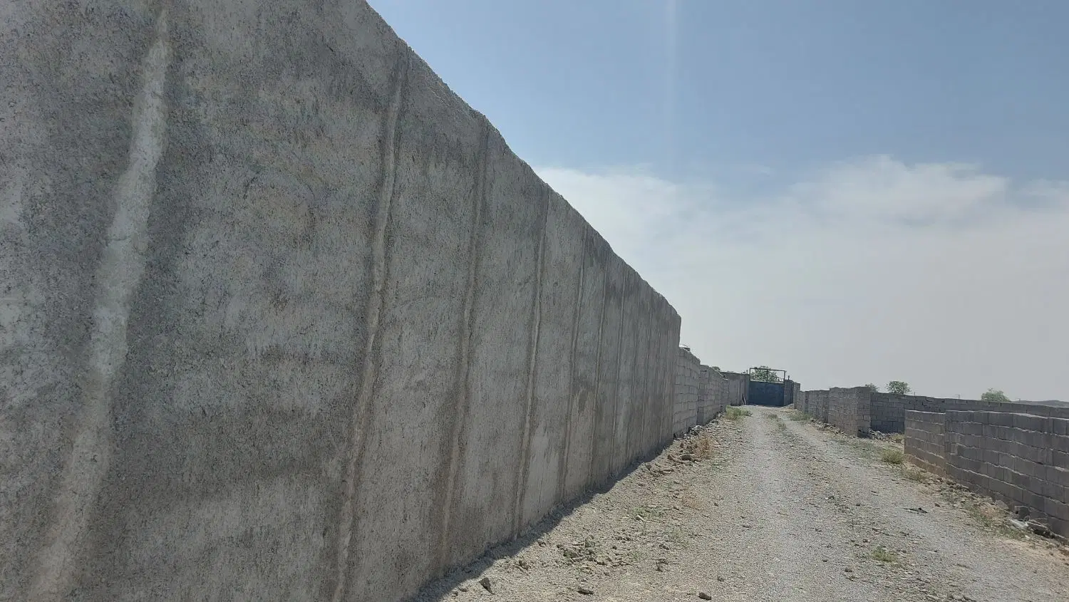 باغ ویلا زمین۵۰۰متری  چهاردیواری