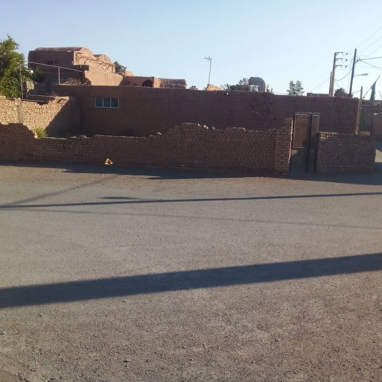 زمین چهار دیواری