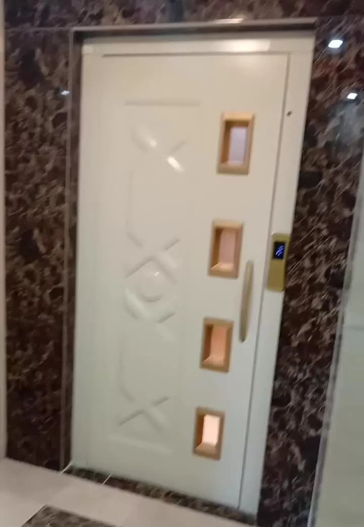 واحد 125 متری رو به دره