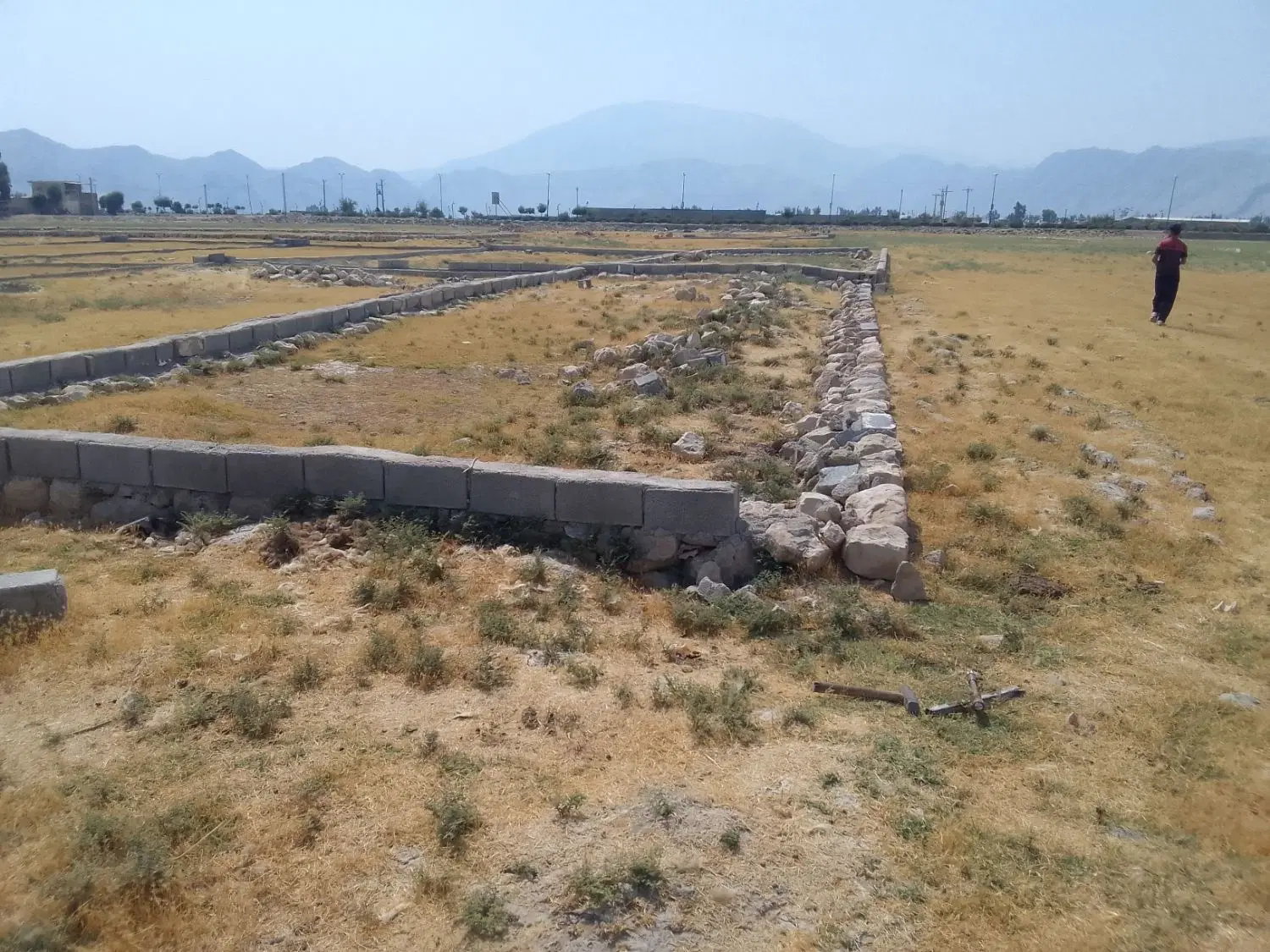 زمین فروشی