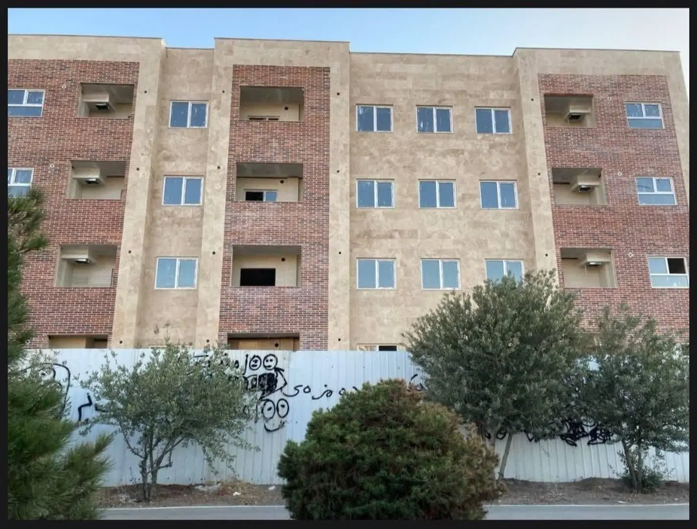 آپارتمان ۲ خواب با پارکینگ انباری
