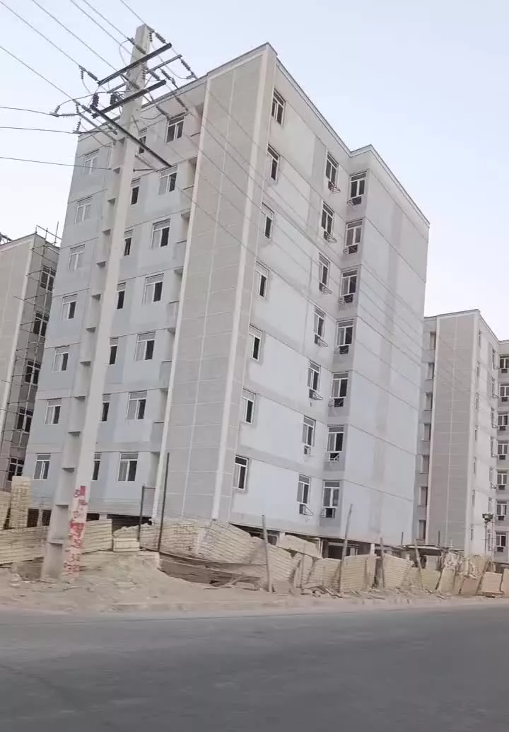 آپارتمان مسکونی سایت نایبند شمالی