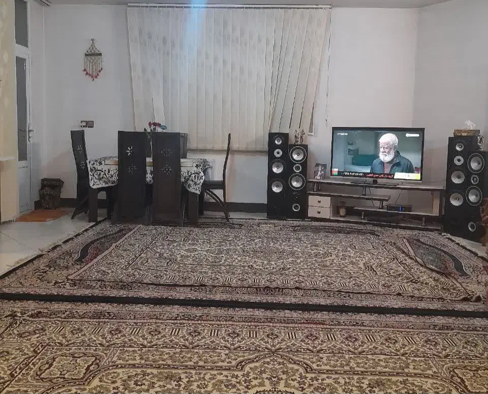 آپارتمان ۱۱۵ متری سه‌خواب بهارستان  اردیبهشت غربی