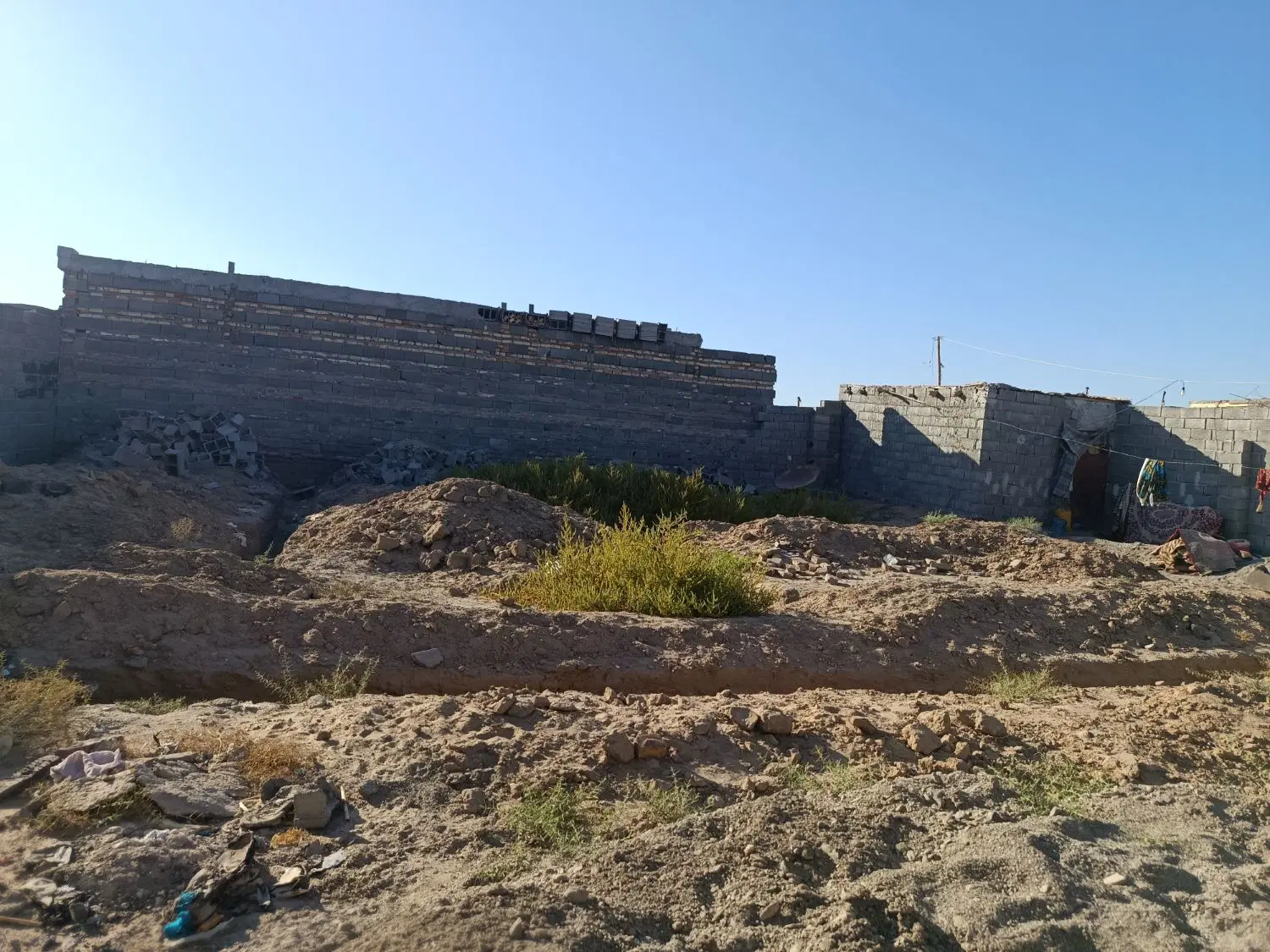 زمین فروشی
