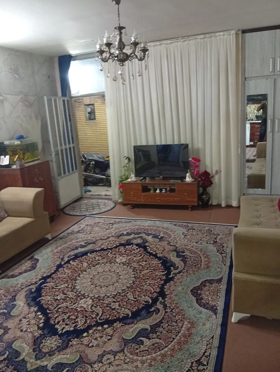 آپارتمان ۶۴ متر راه جدا
