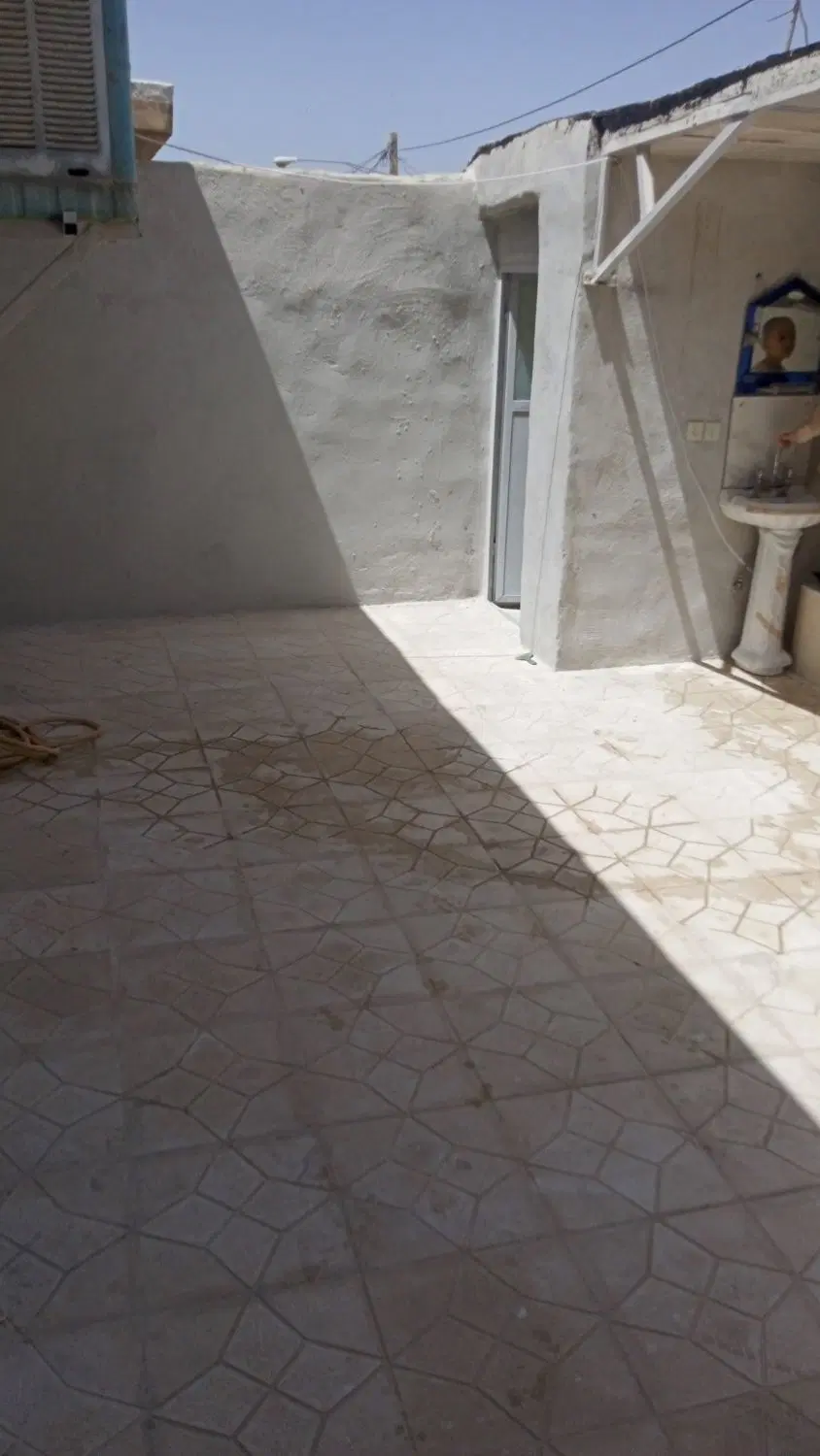 خانه مستقل حیاط دار قرنی یک فرعی دومکوچه خدامیان