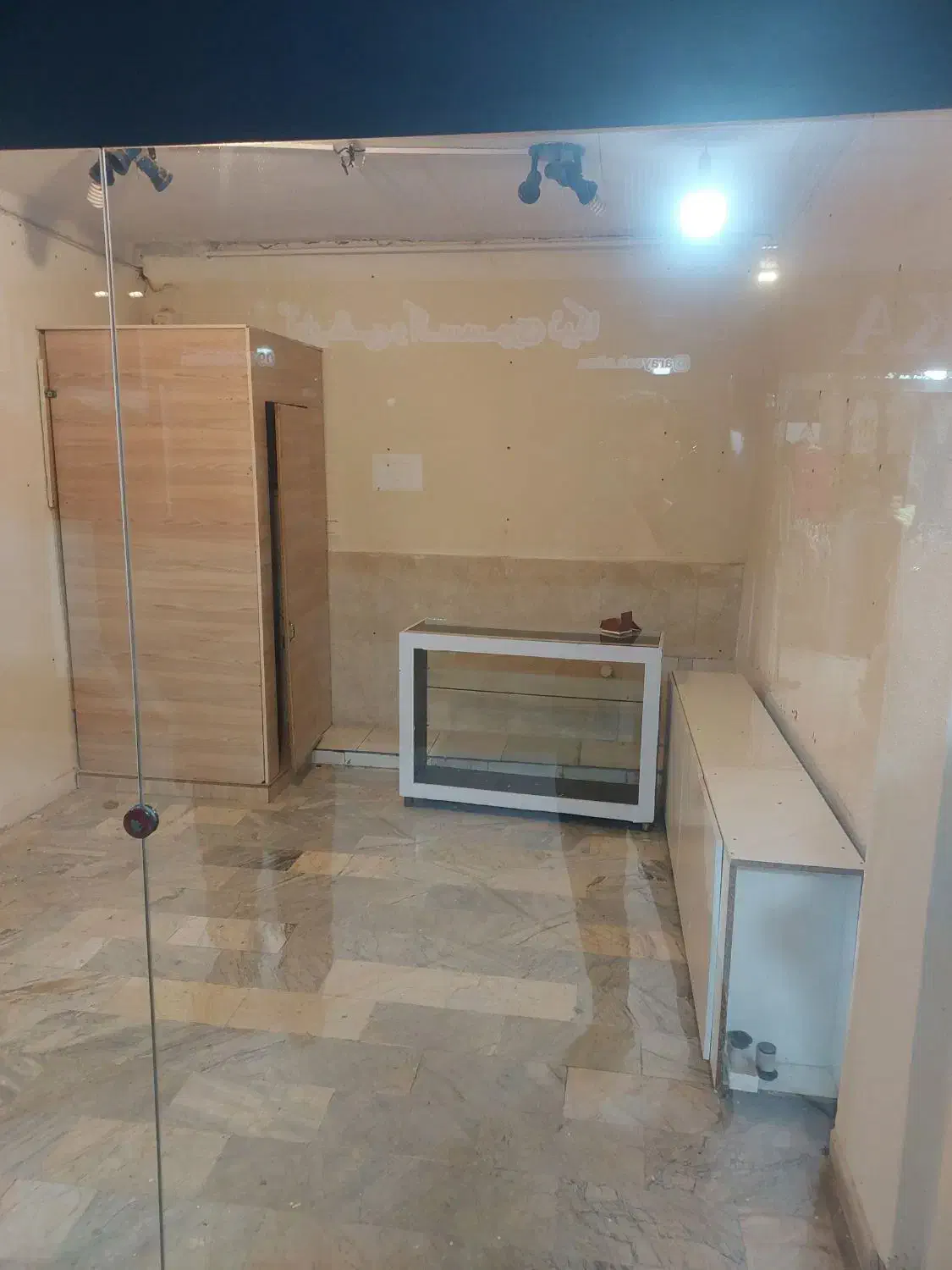 مغازه ۱۵ متری پاساژ قابوسیه