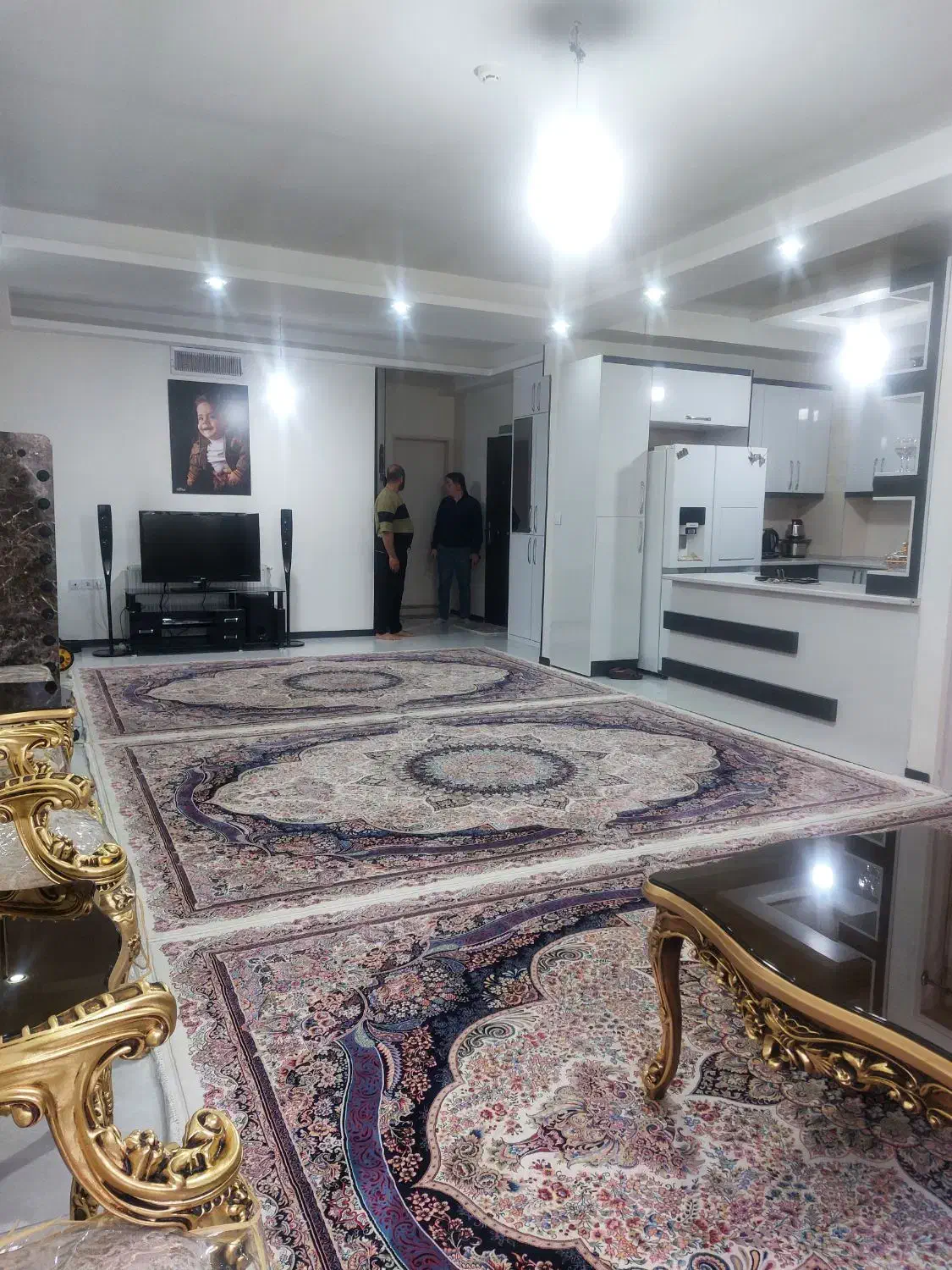 ۱۲۷متر۳خواب  تک واحد سنددار  بنیاد ۲۲بهمن